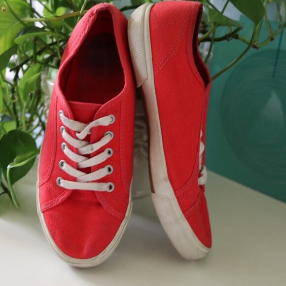 Old Navy Retro-Vintage Lace-Up Canvas Sneakers - Red, Size 7 - Picture 3 of 14